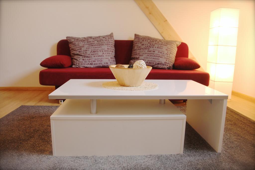 Ferienwohnung Kirchturmblick Euren Treviri Esterno foto